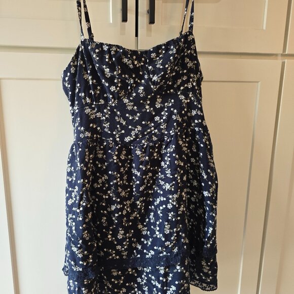 Women's Hollister Mini Dress Navy Blue Floral Spaghetti Strap Size Large L - Picture 1 of 8